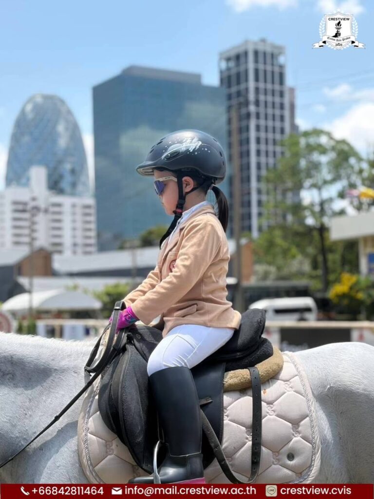 Kindergarten Student Lun Completes Jumping Lead at International Horse Show